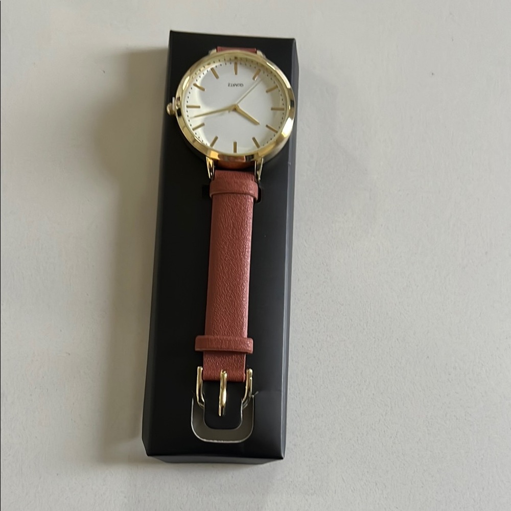 NIB Bayve Women’s Gold Tone Minimalist Watch with Elephant Charm